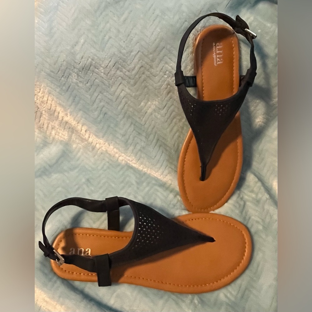 a.n.a. Dark Navy Blue Thong Sandals Size 10